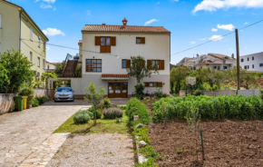 Stunning Apartment In Murter With House Sea View
